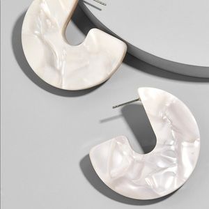 BaubleBar Faiza Resin Drop Earrings